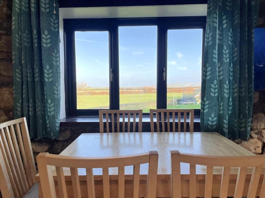 Holiday home Rhossili's Retreat - Aonb - Gower Rural Sleeps Up To 6 *