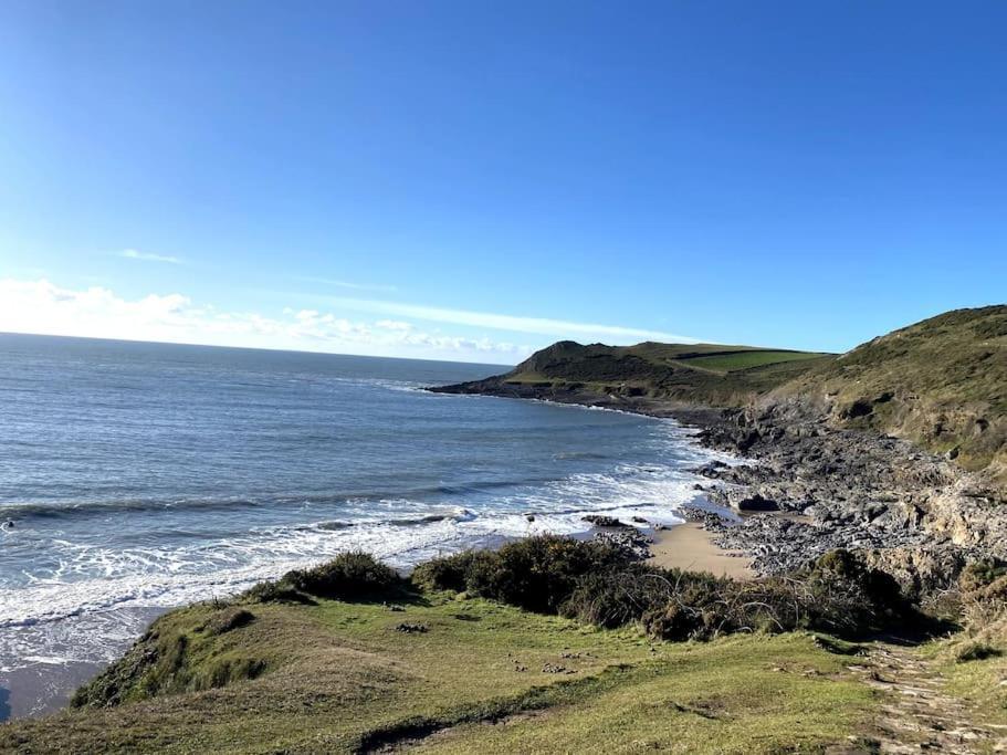 Holiday home Rhossili's Retreat - Aonb - Gower Rural Sleeps Up To 6